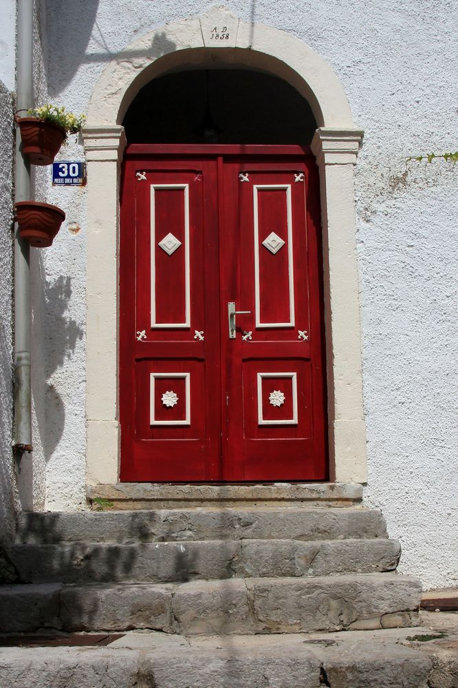 The red door von tomtina 