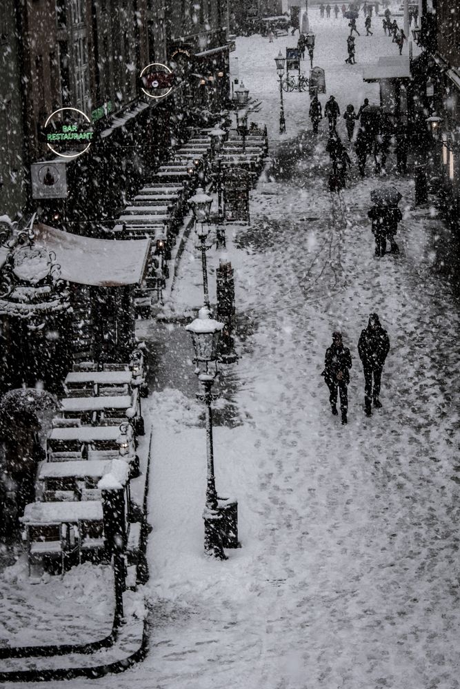 Weiße Gasse von David Schackmann