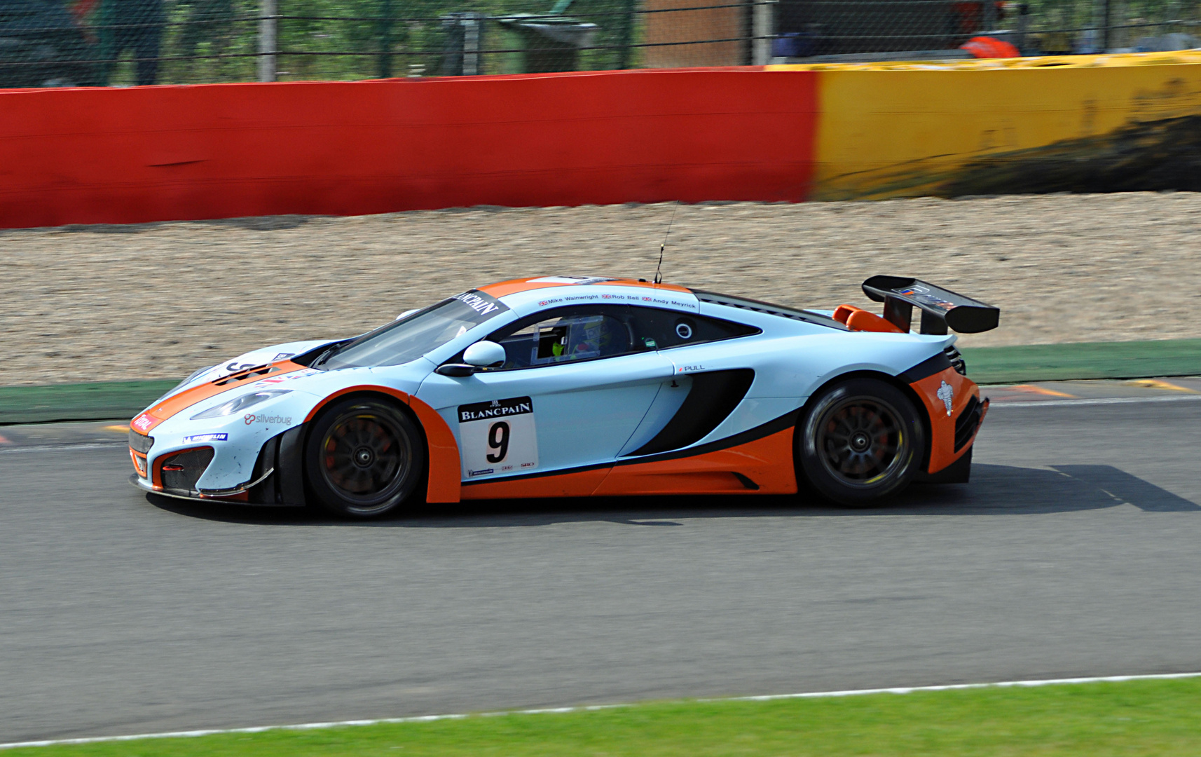 # 9 McLaren MP4-12C Gulf Racing