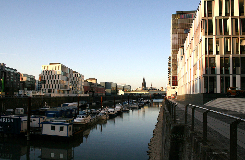 9 Vom Rheinauhafen Richtung Kölner Dom (16) (29.11.2011)