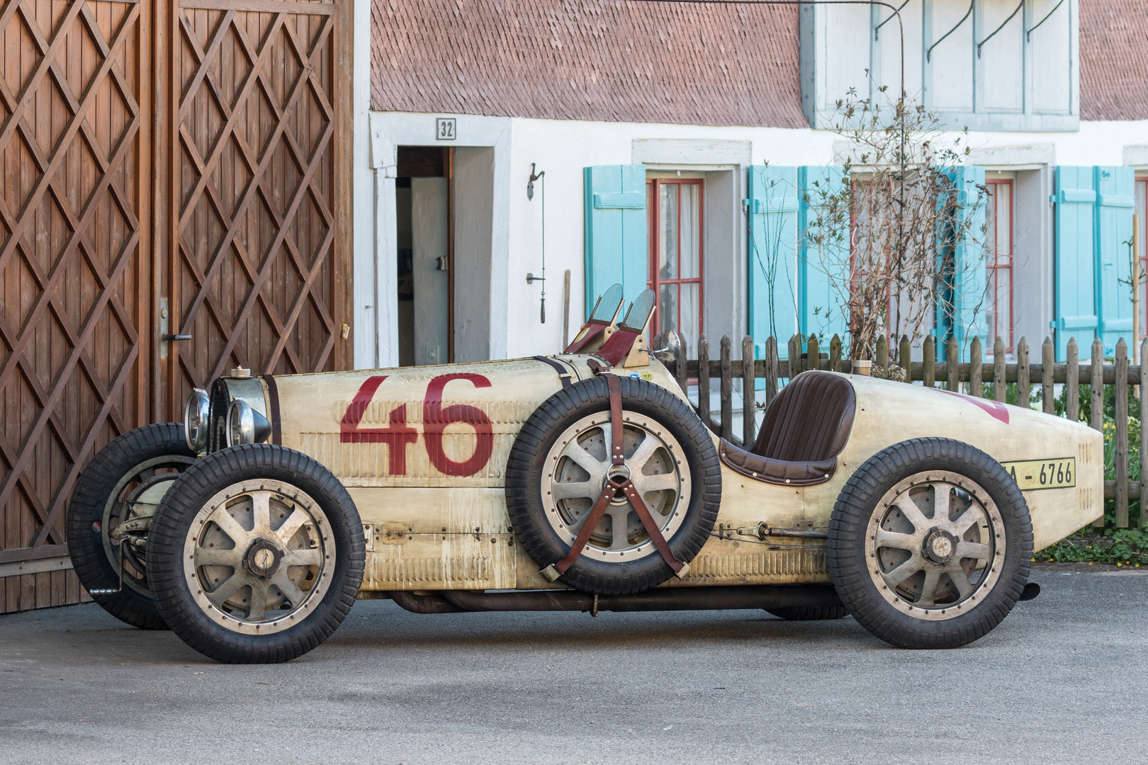 90-jähriger Bugatti Type 35 "in freier Wildbahn"