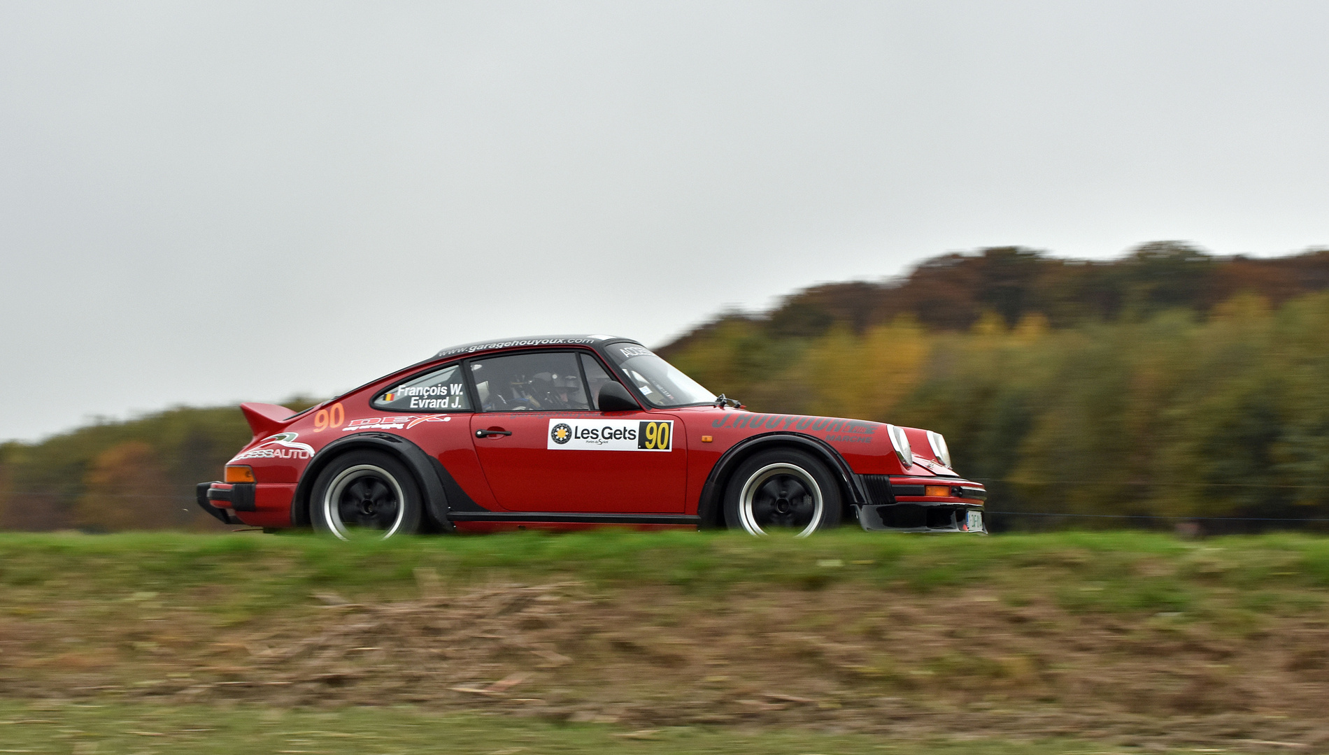 # 90 Porsche 911 