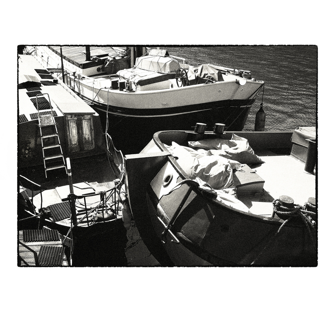 _9084273 Amsterdam Boats
