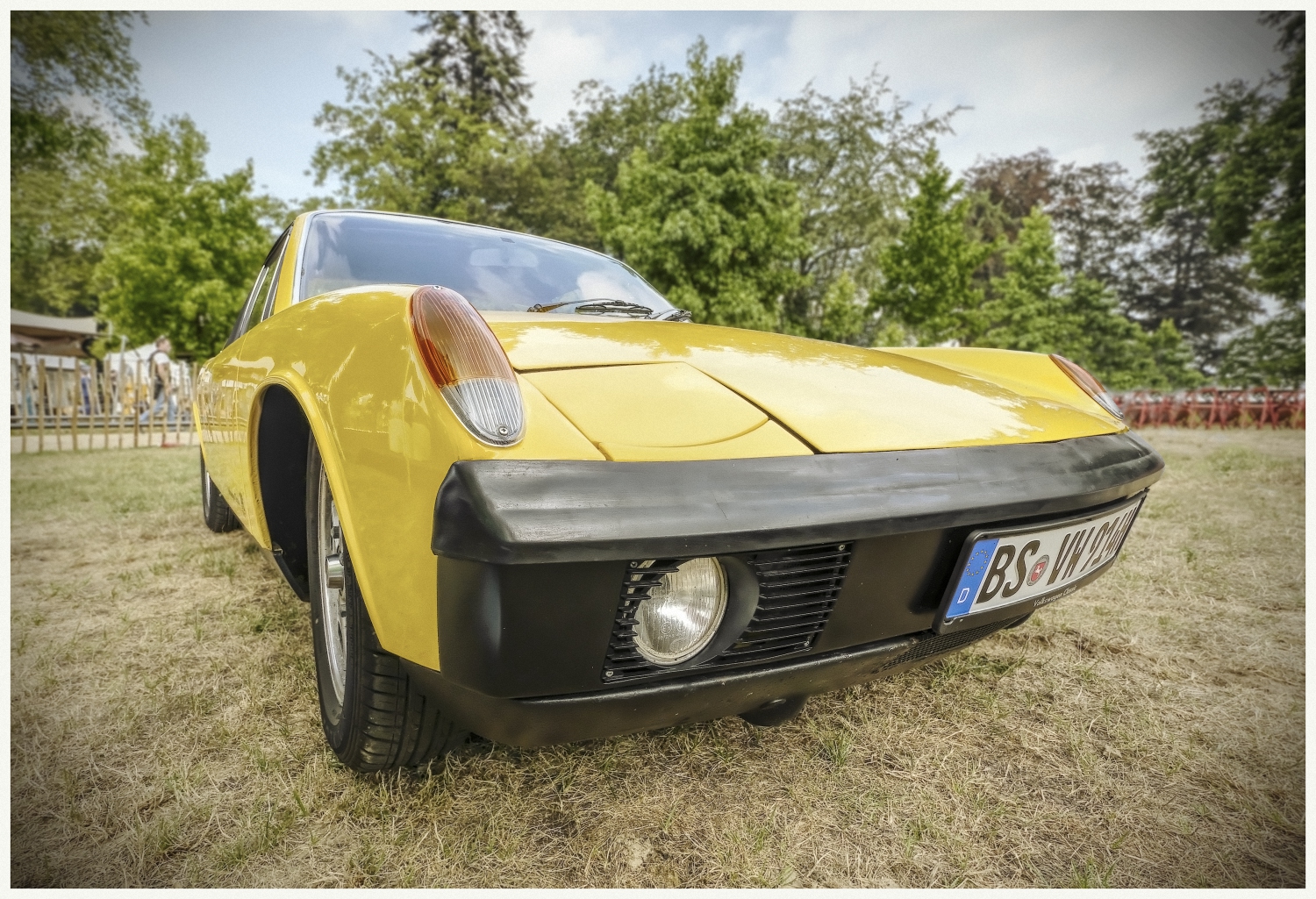 914