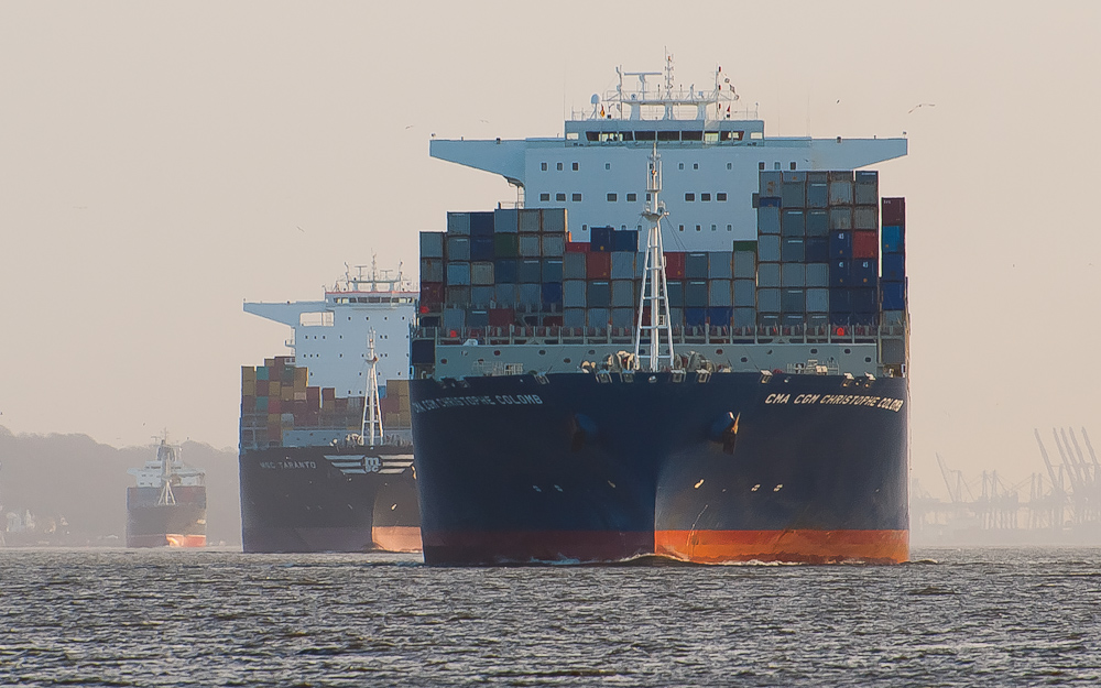 923,5 m Containerschiff