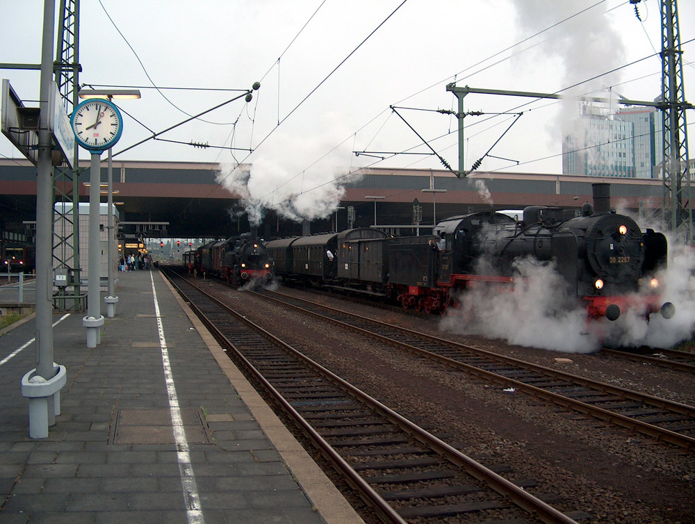 94 1538 und 38 2267 am Düsseldorfer Hbf