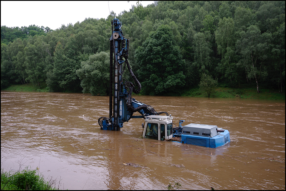 942 beim Hochwasser am 7.8.10 in der Zwickauer Mulde