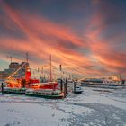 9480D Hamburg Hafen Abendrot Winter Schnee Eis