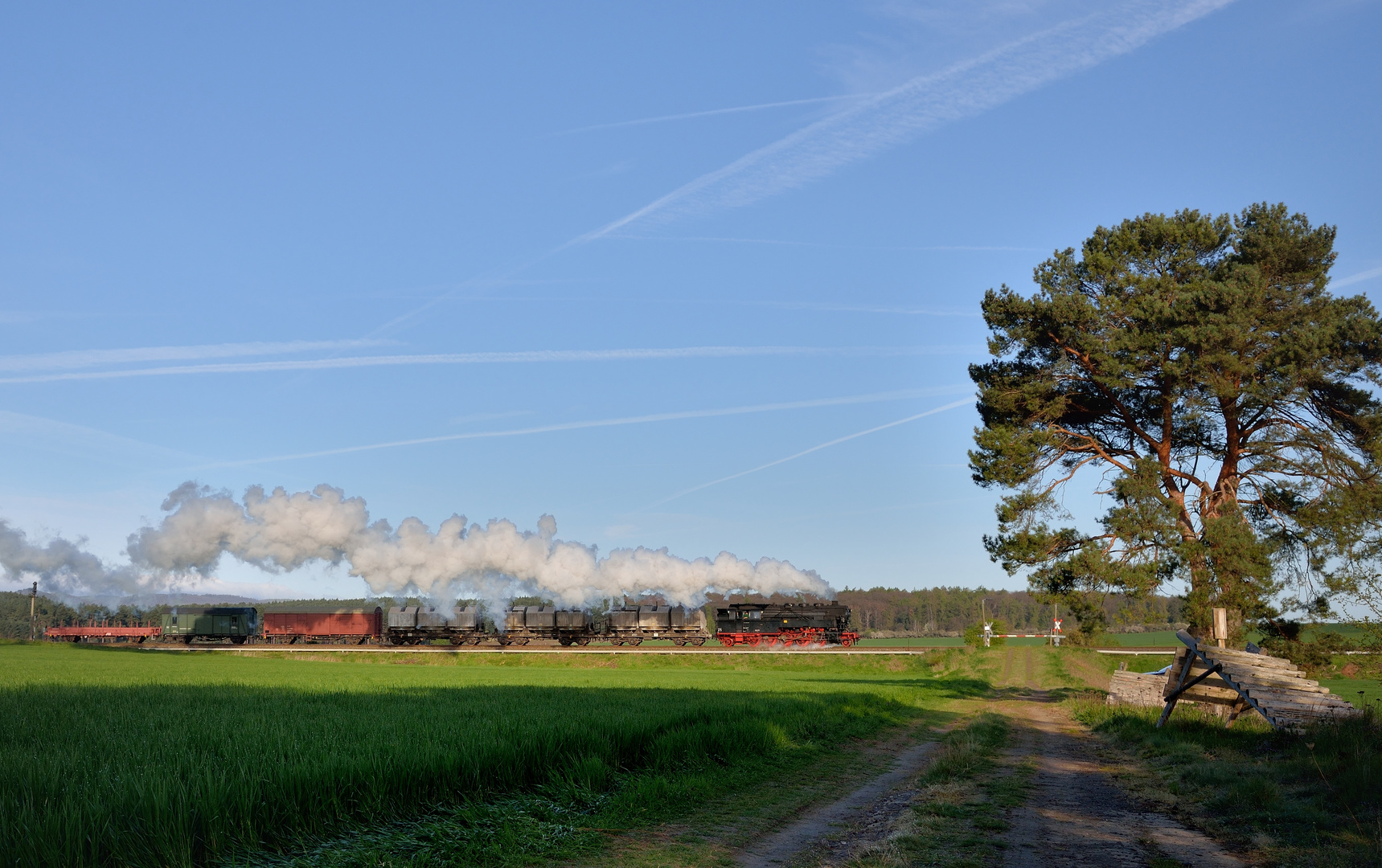 95 027 am 14.04.17 Anrufschranke bei Börnecke