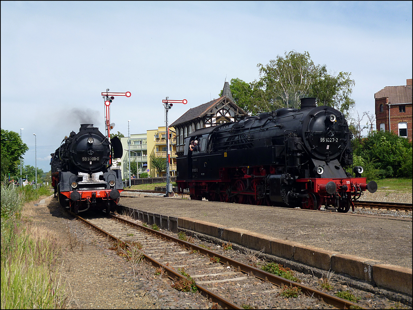 95 1027-2 & 50 3708-0 im Hbf Thale