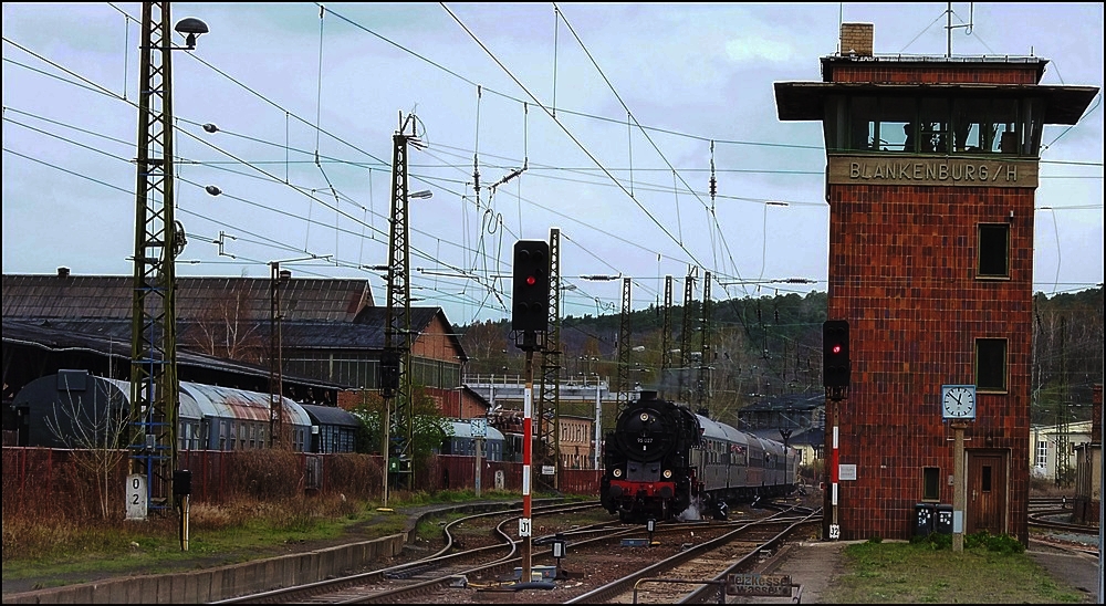 95 1027-2 und BR 285 der HVLE Einfahrt Blankenburg (Harz)