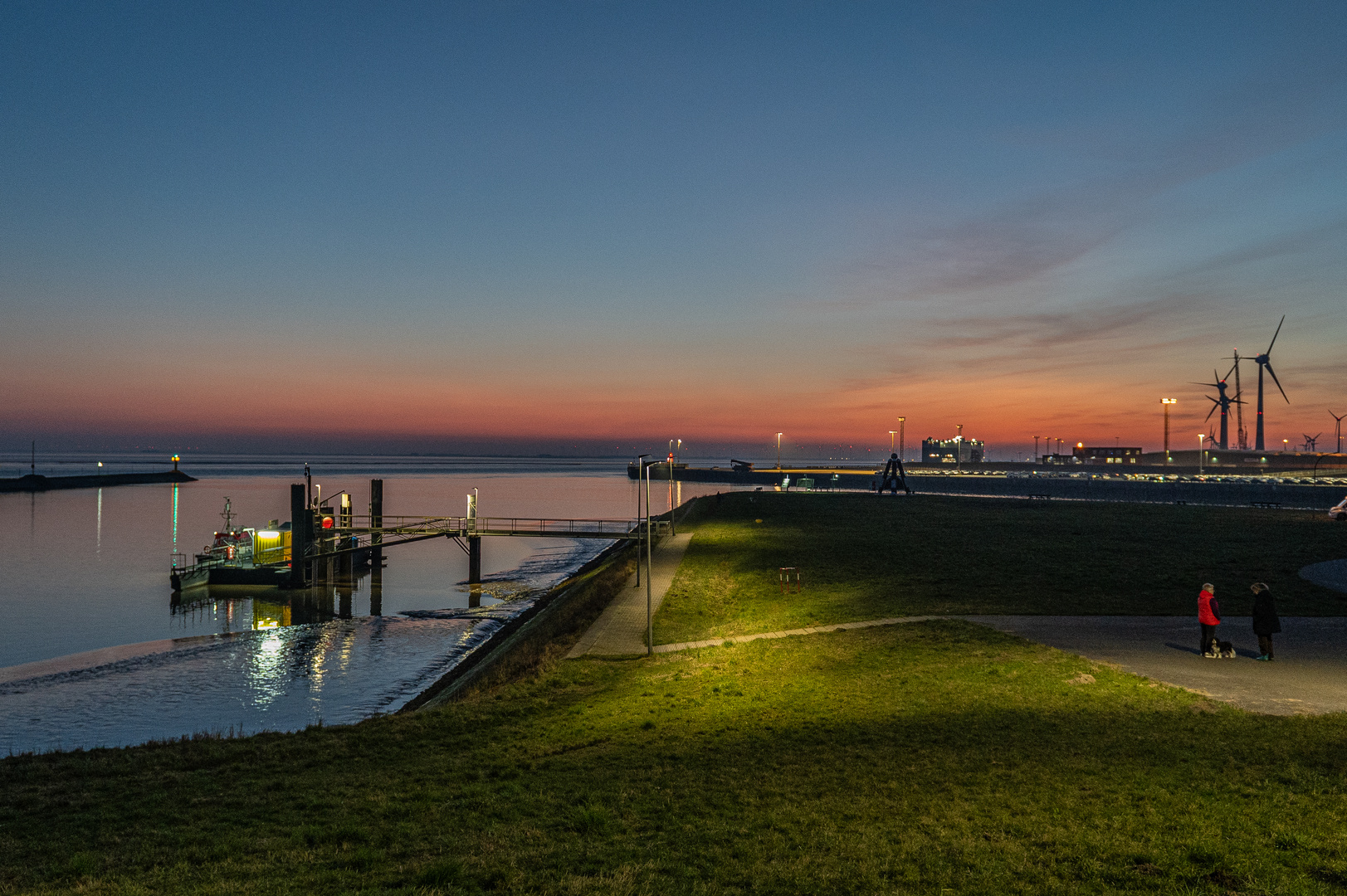 95/365 Emden am Abend