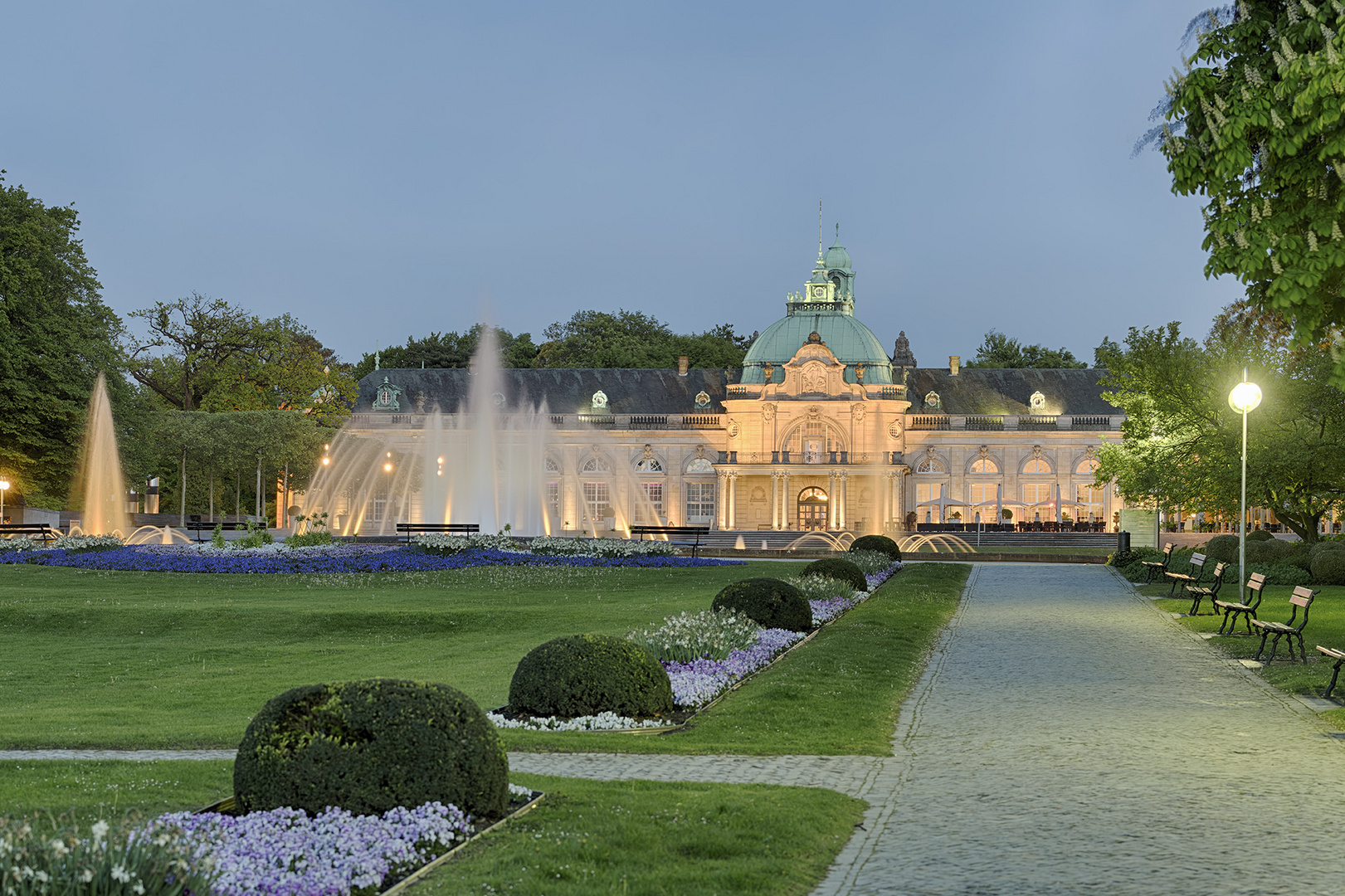 9645R-51R Kurpark Bad Oeynhausen Kaiserpalais mit Springbrunnen beleuchtet