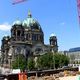 Richtfest Berliner Schloss im Hintergrund der Berliner Dom