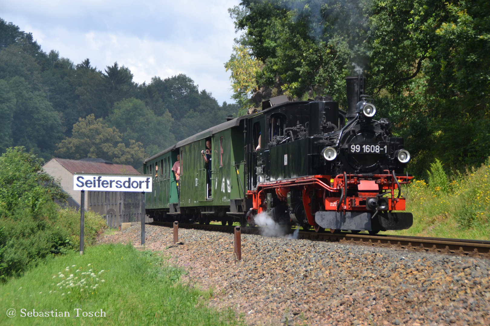 99 1608-1 verlässt Seifersdorf