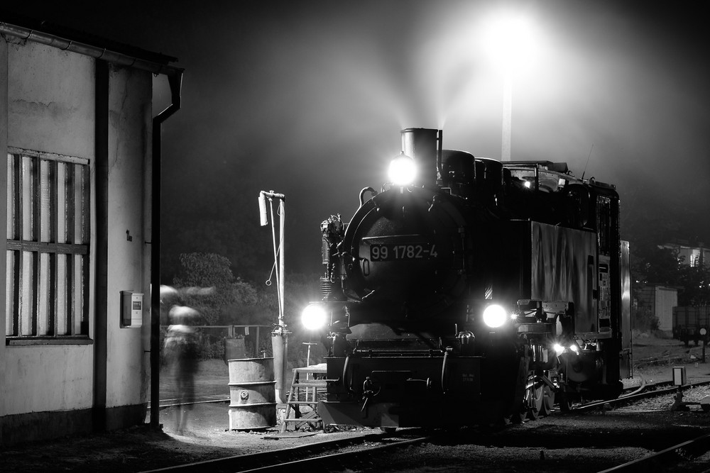 99 1782-4 beim Wassernehmen in Göhren...