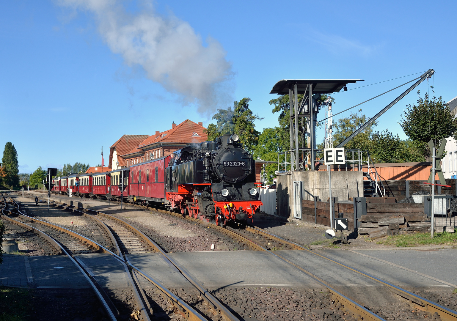 99 2323-6 am 25.09.18 Ausfahrt Kühlungsborn West