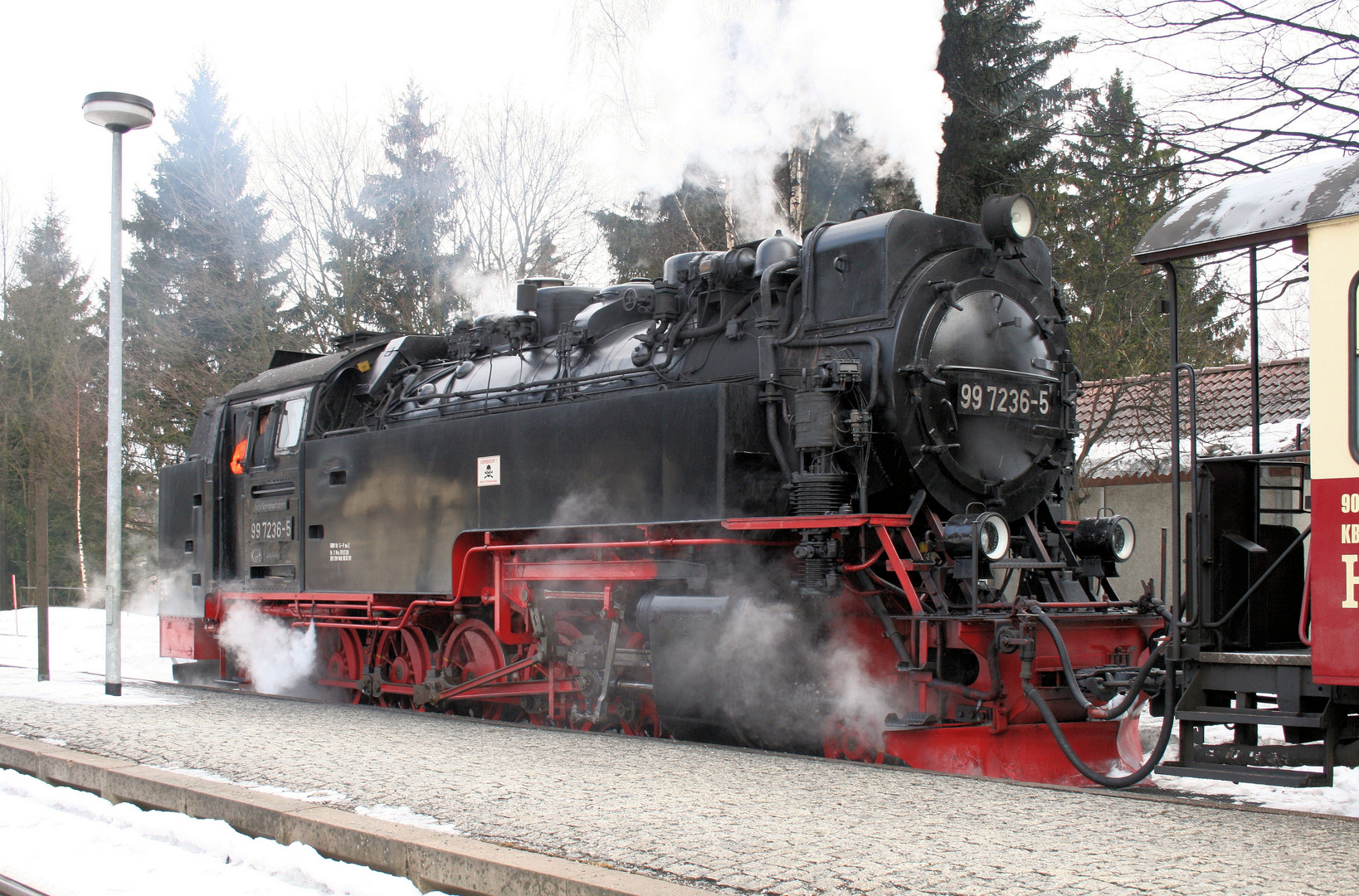 99-7236-5 im Bahnhof