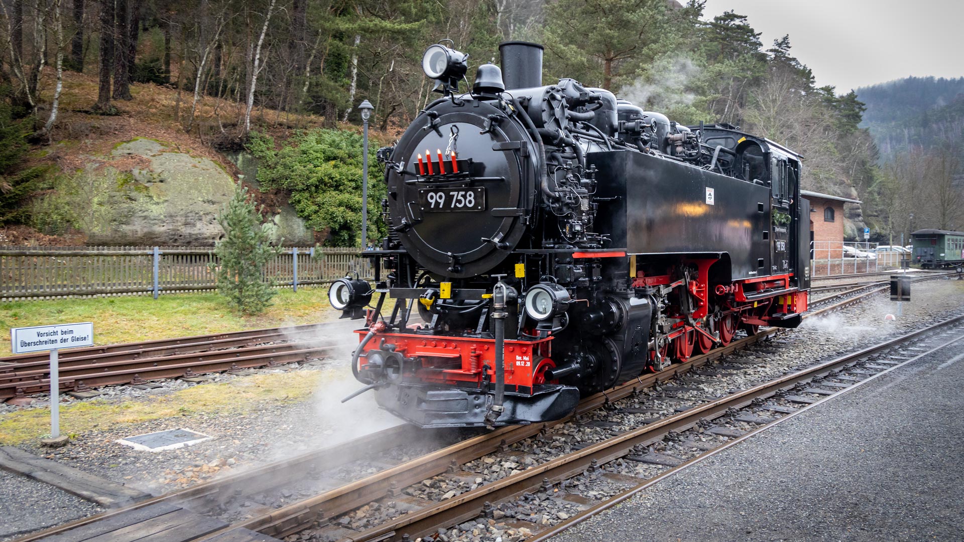 99 758 beim Umsetzen im Bahnhof Oybin