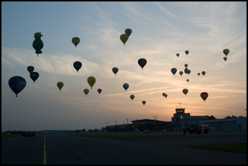 99 Luftballons auf Ihrem Weg zum ....