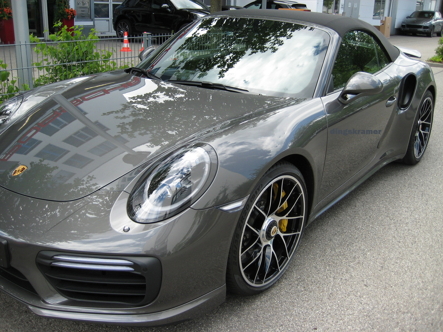 991.2 Turbo S - Zahnarzt-Sparversion: "billige" gelbe Keramik-Inlays (machen eine dicke Backe, aua)