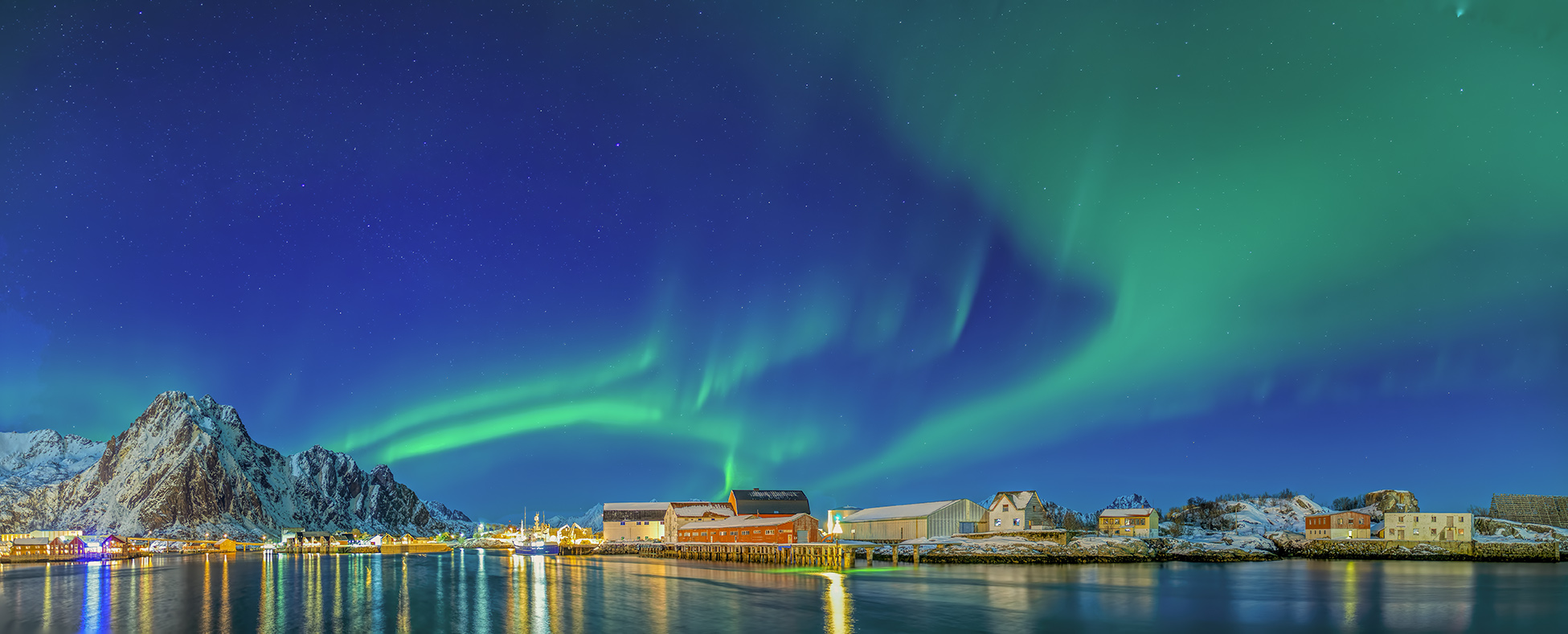 9983G ff Nordlicht Lofoten Svolvaer Norwegen Panorama