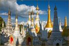 Im Land der goldenen Stupas by Burkhard Bartel
