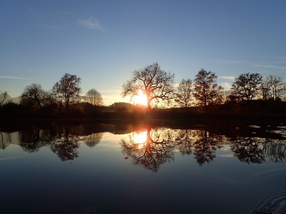 Sonnenuntergang am Gerzensee  von ungglesam