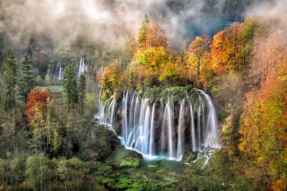 Misty Plitvice von Karl Genser 