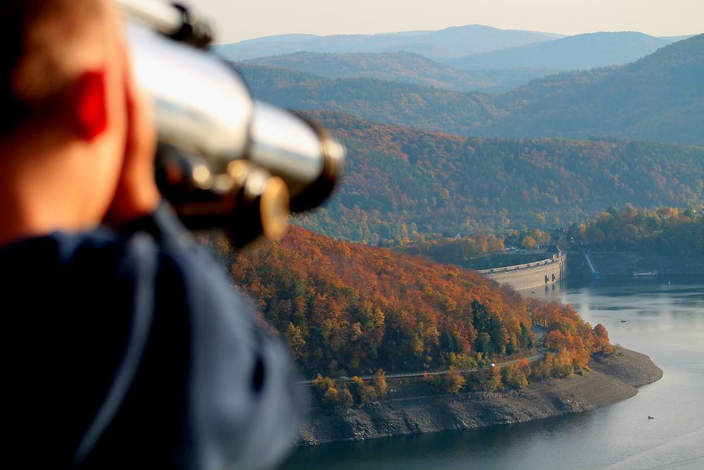 Edersee durchs Fernrohr von Clemens Brand