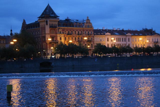 Prag bei Nacht von Büroteddy