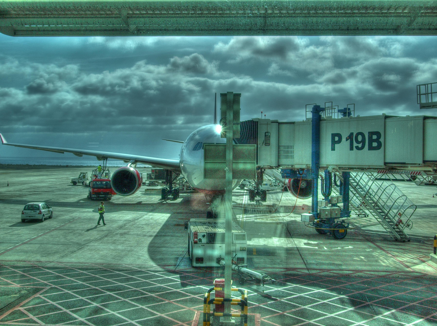 A 330-300 HDR