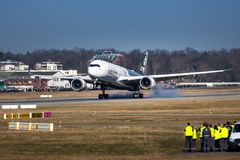 A 350 und Zaungäste