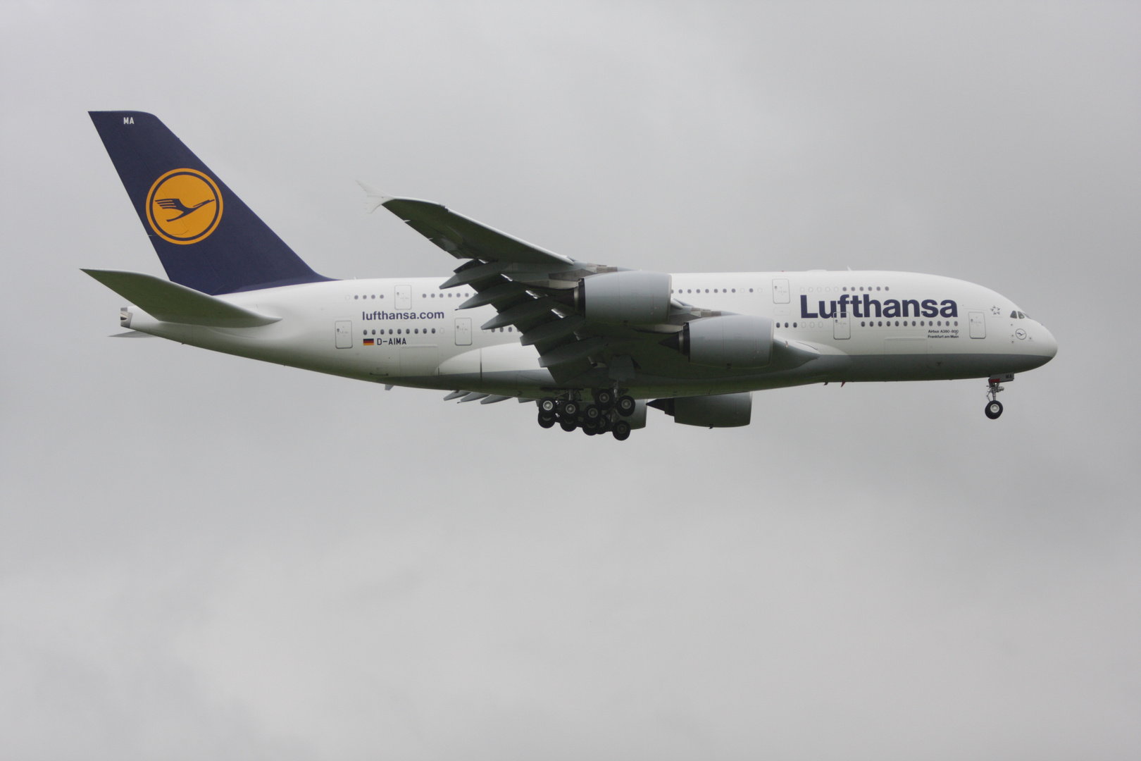 A 380 beim Landeanflug auf VIE