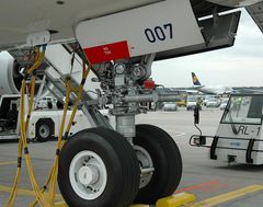 A-380, Flughafen Frankfurt, Airbus, Bugfahrwerk