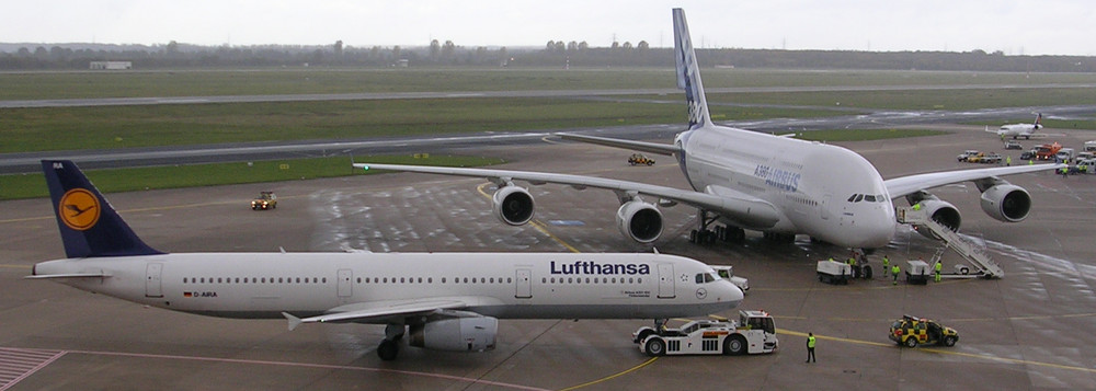 A 380 neben A 321 I