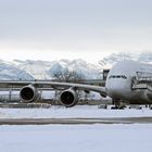 A-380 Parkiert vor den Alpen