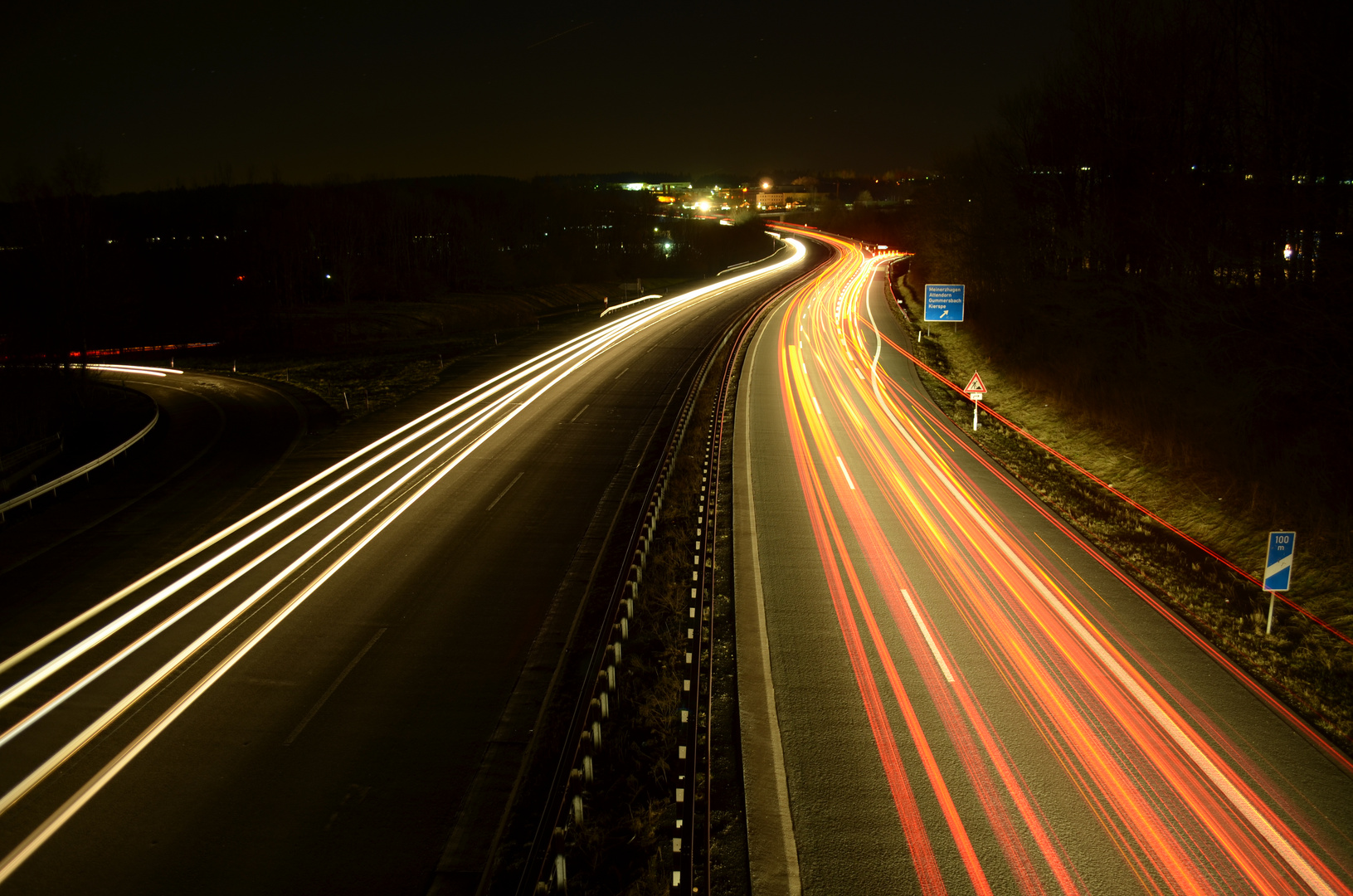 A 45 bei Nacht.