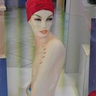 A Béziers, en vitrine un mannequin pour l'UJUC du jour