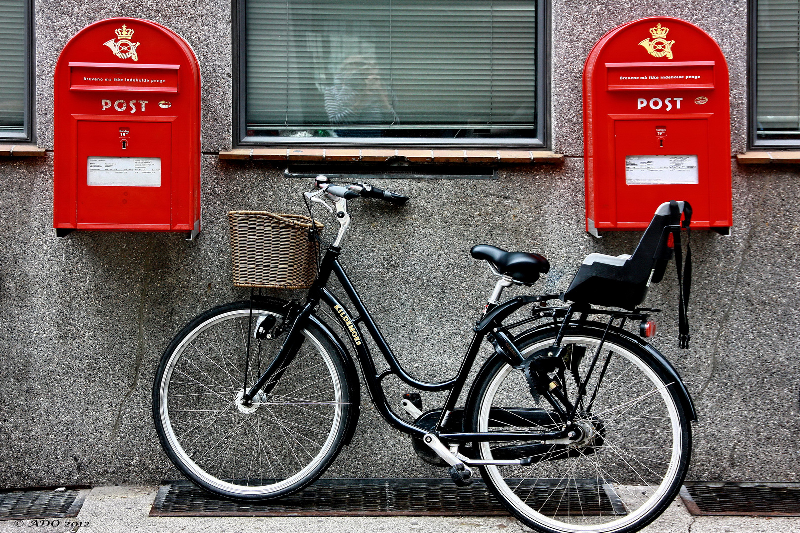 A Bicycle, Two Mailboxes and Moi