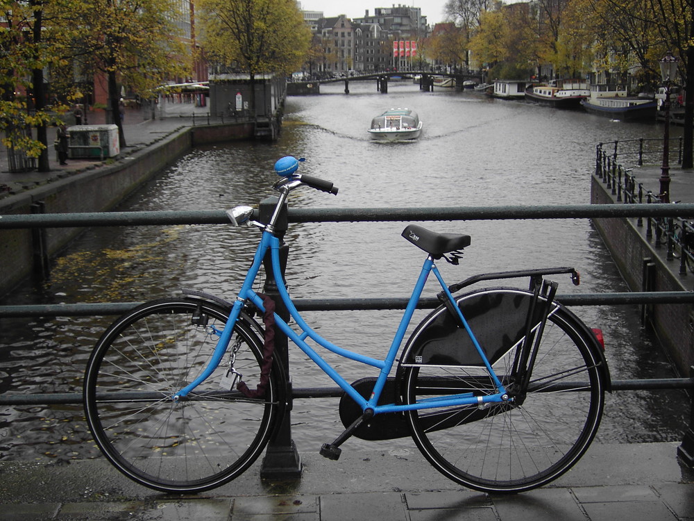 a blue bike in amsterdam