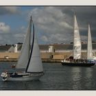 " A bord du ketch 17 équipiers visibles sur le pont "