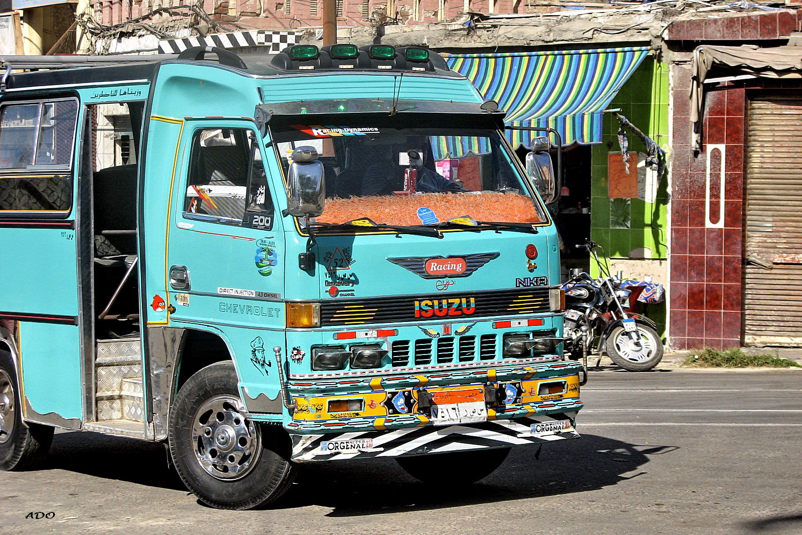 A Chevrolet ISUZU Orgenal  Direct Injection 43 Diesel Racing BUS