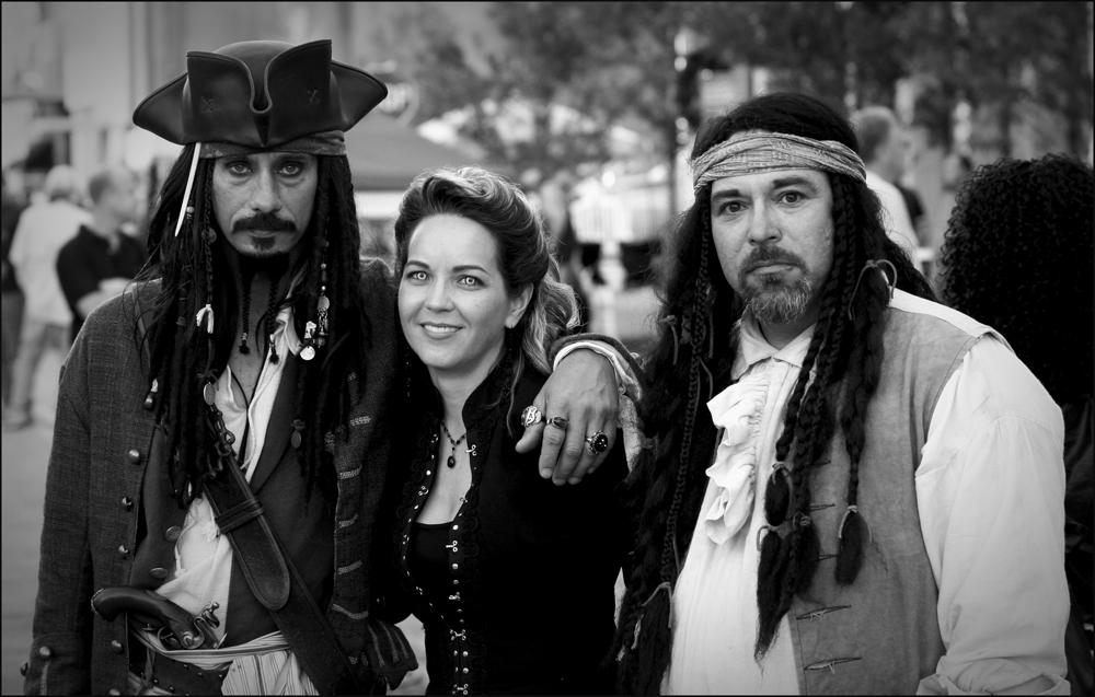 A couple of Pirates and a Vampire Lady.....