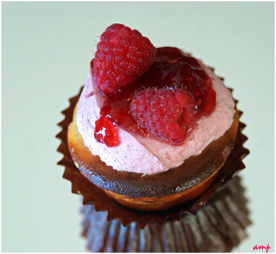 a cup of pink cake