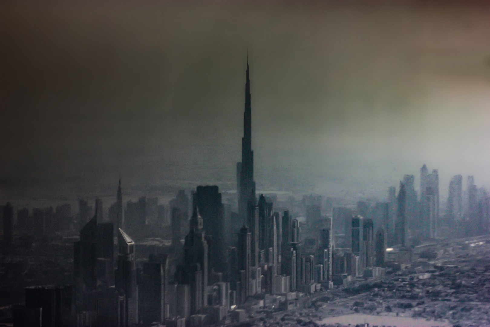 A dusty, foggy day in Dubai