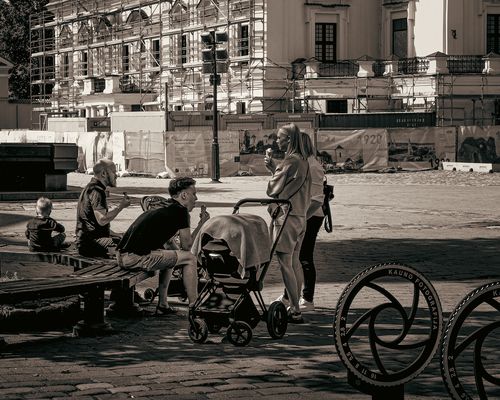 A Great Day for an Ice-Cream in the Shade!
