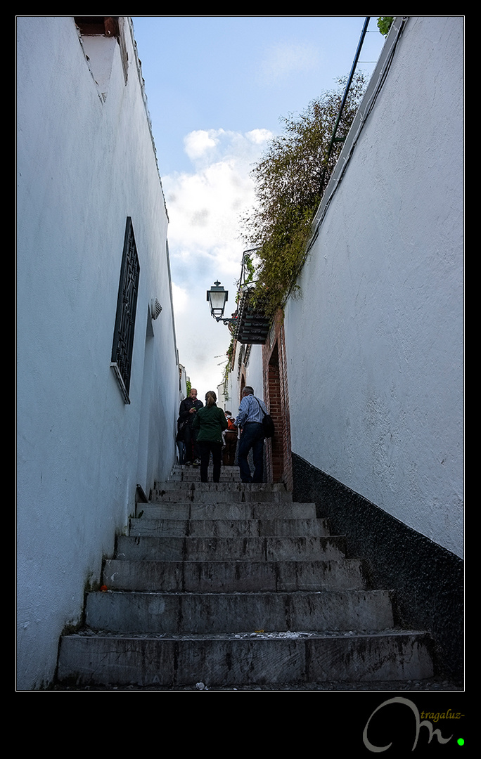 ... a la derecha y subiendo hacia El Mirador