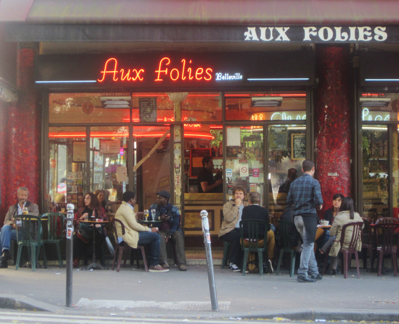 A la folie ....... rue de belleville Paris XX arr