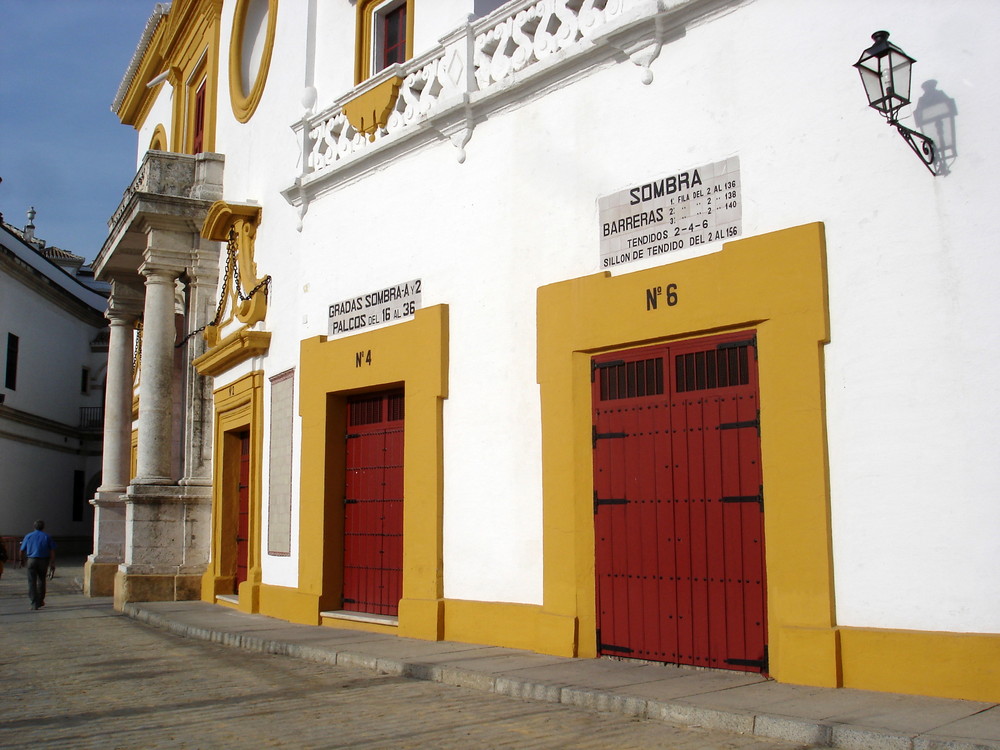 A la Plaza de Toros